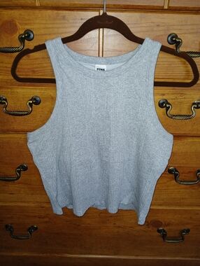 PINK Victoria's Secret Light Gray Ribbed Crop Tank/ Size: XL